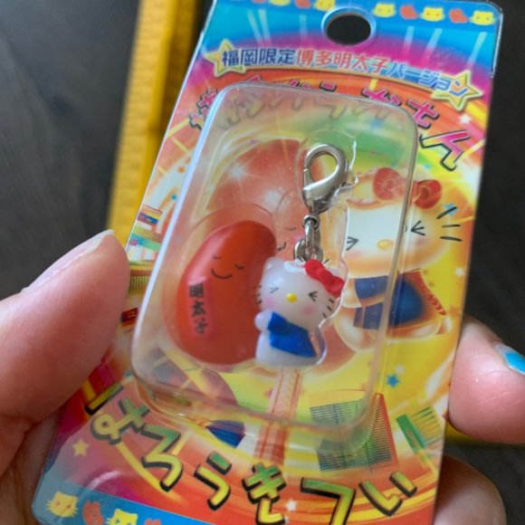 2005 HELLO KITTY MENTAIKO CELL CHARM - Picture 5 of 7